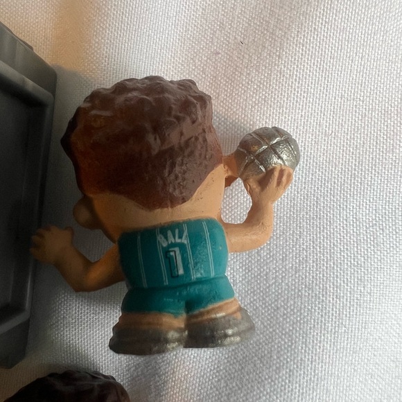 NBA Charlotte Hornets Teenymate Locket & Teenymate Ball - Picture 4 of 4